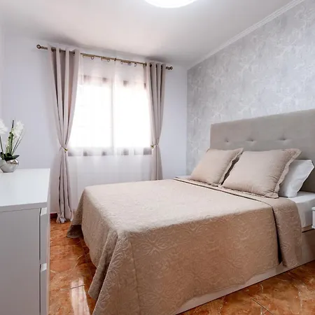 아파트 Oasis San Eugenio By Altamar Homes