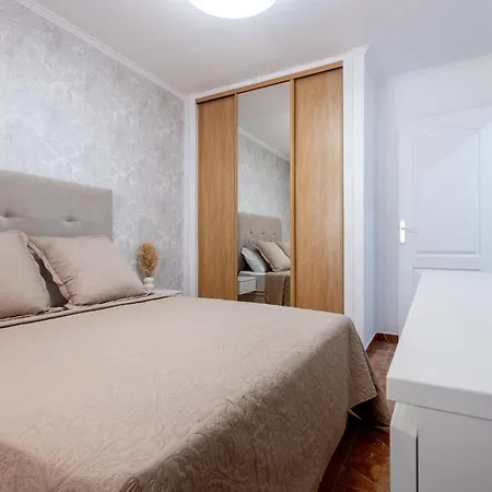 Oasis San Eugenio By Altamar Homes 아데제