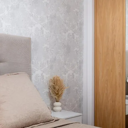 아파트 Oasis San Eugenio By Altamar Homes 아데제