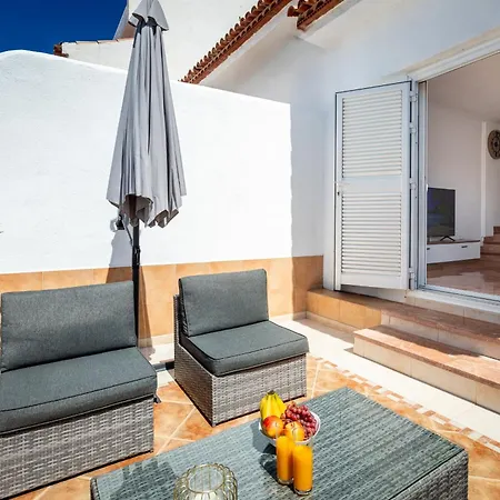 Oasis San Eugenio By Altamar Homes 아데제